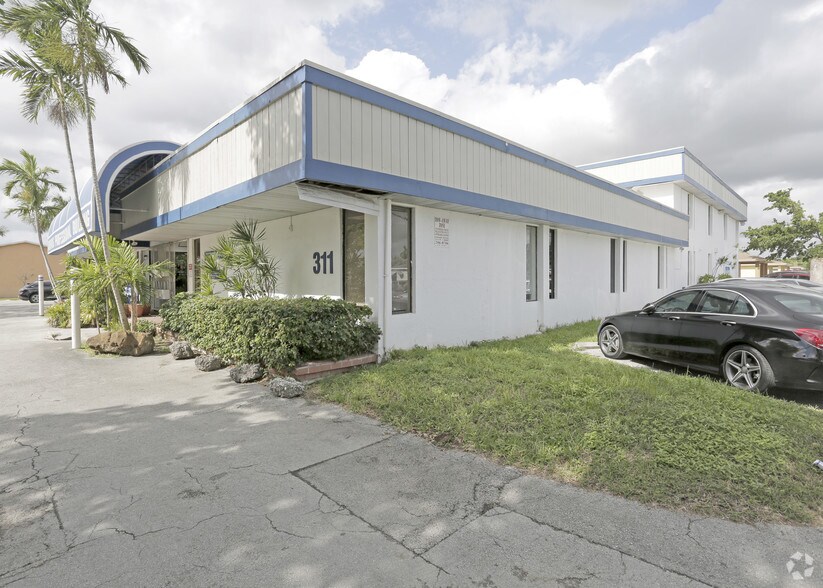 More Photos Of 311 NE 8th St, Homestead Medical For Lease