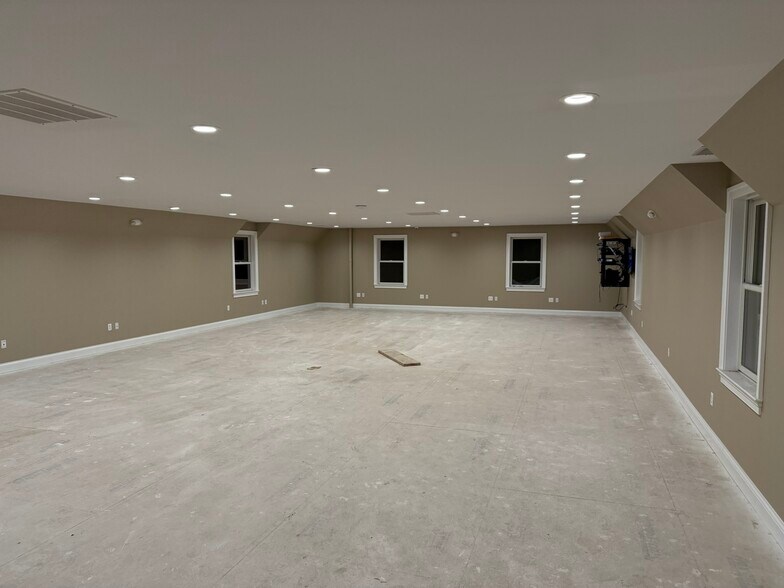 More Photos Of 1861 Lower State Rd, Doylestown Warehouse For Lease