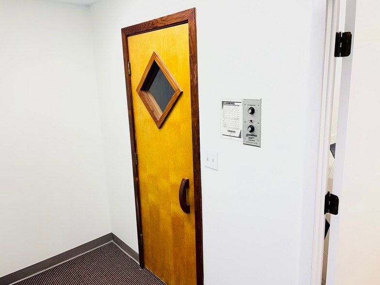 More Photos Of 1120-1140 NW 54th St, Fort Lauderdale Warehouse For Lease
