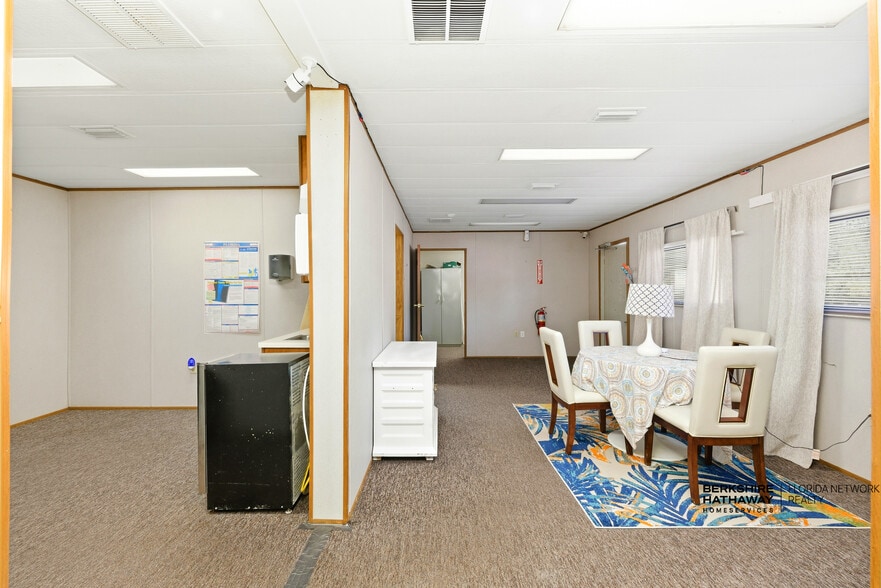 More Photos Of 5876 Old Timuquana Rd, Jacksonville Office For Lease