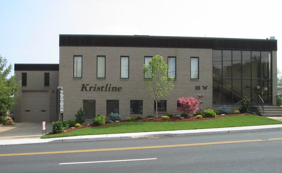 More Photos Of 18 W Passaic St, Rochelle Park Office For Sale