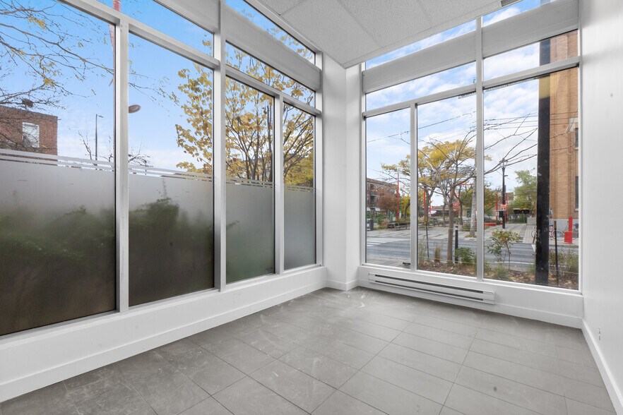 Primary Photo Of 7040 Rue Saint-Dominique, Montréal Apartments For Lease