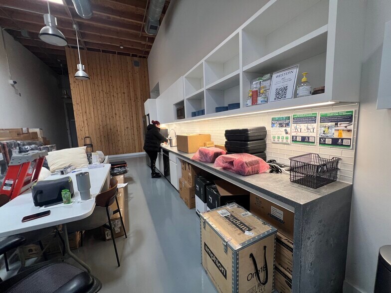 More Photos Of 1138-1148 N Western Ave, Los Angeles Loft Creative Space For Lease