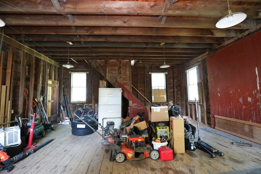 More Photos Of 12 Lounsbury Ct, Kingston Light Manufacturing For Lease