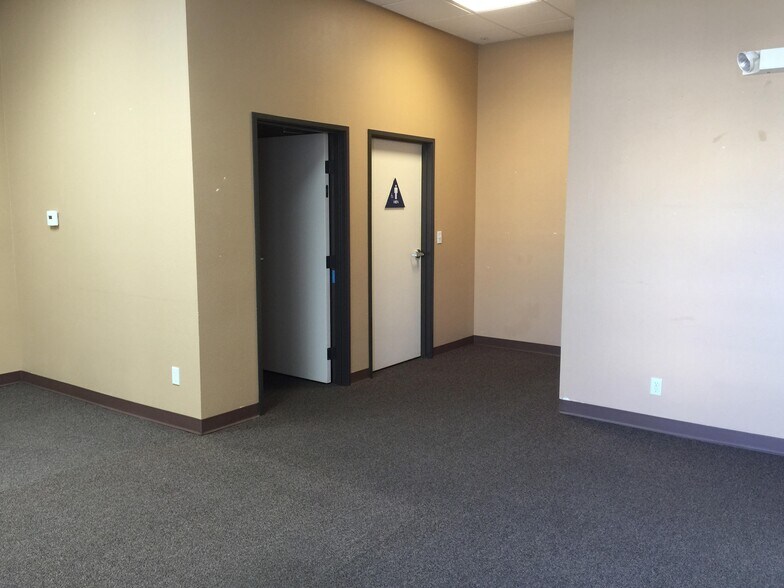 More Photos Of 12241 Industrial Blvd, Victorville Office For Lease