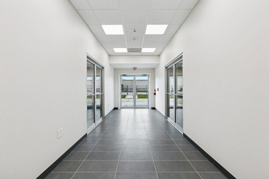 More Photos Of 8411 Parc Pl, Chalmette Office For Sale