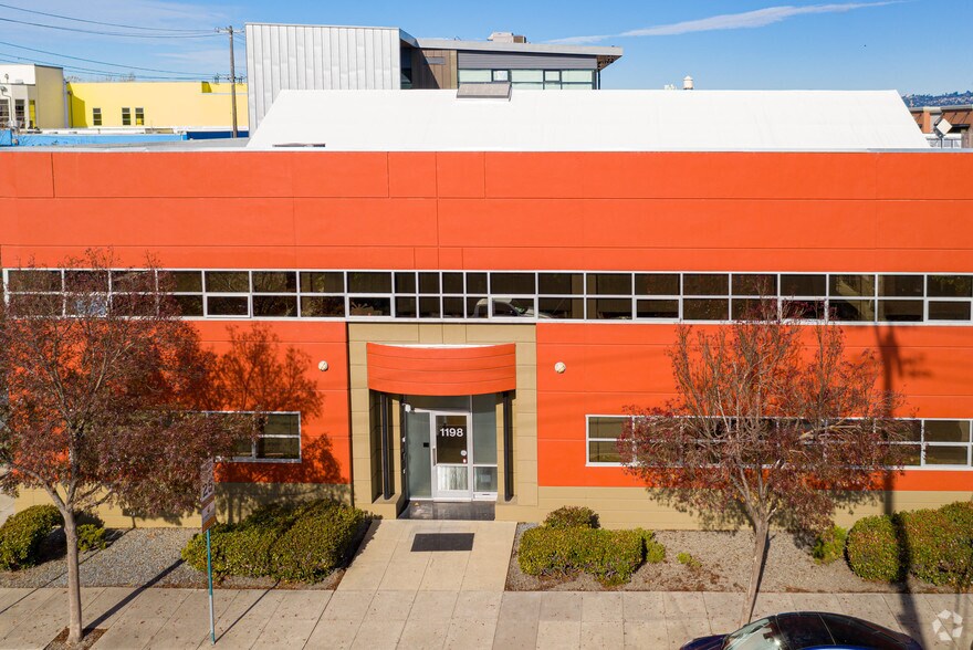 More Photos Of 6550 Vallejo St, Emeryville Research And Development For Lease