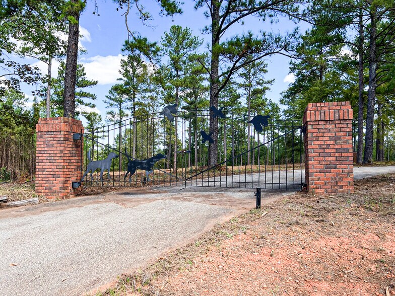 More Photos Of 31 Quail Run, Edgefield Office For Sale