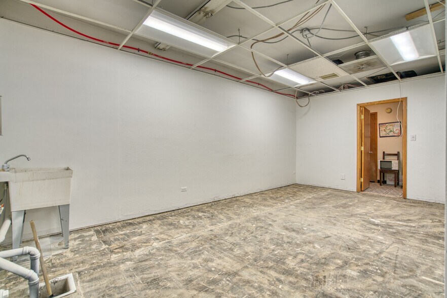 More Photos Of 900 Coffman St, Longmont General Retail For Lease