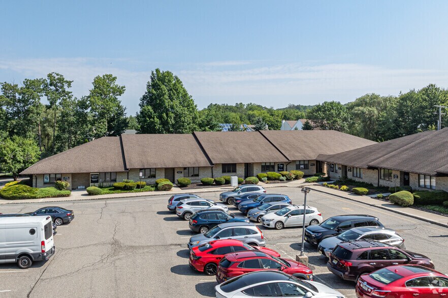 More Photos Of 121 Center Grove Rd, Randolph Medical For Lease