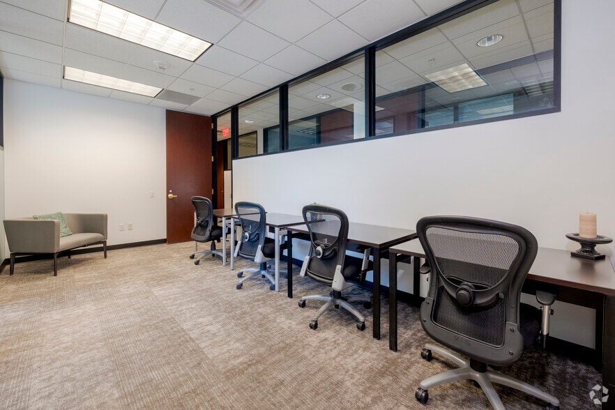 More Photos Of 2415 E Camelback Rd, Phoenix Coworking Space