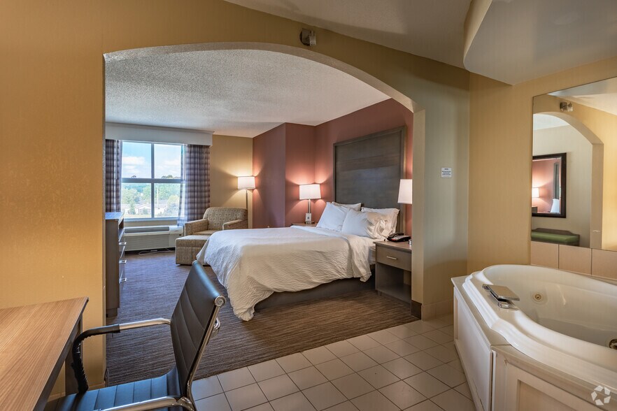 More Photos Of 139 Bradford Blvd, Santee Hotel For Sale