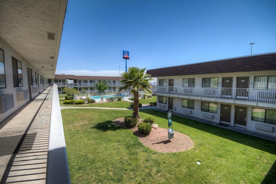More Photos Of 11049 W Gateway Blvd, El Paso Hotel For Sale