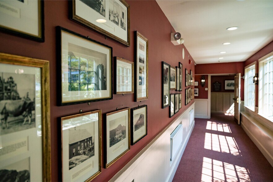 More Photos Of 18 Main St, Stowe Hotel For Sale