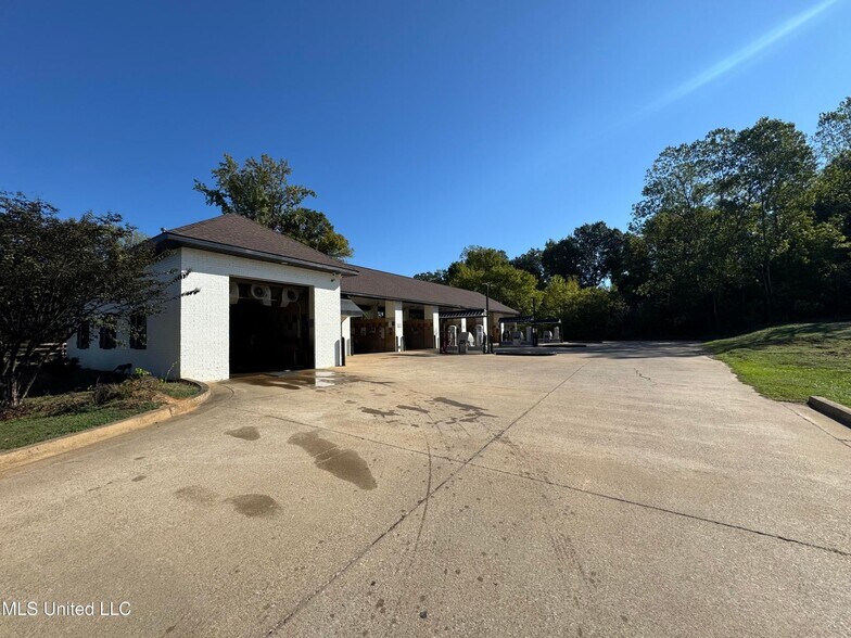 More Photos Of 2934 US 51, Hernando Carwash For Sale