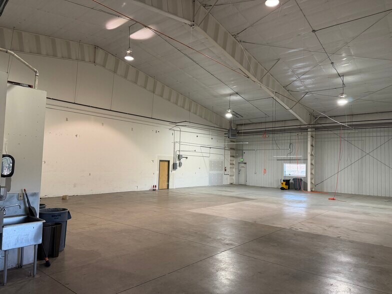 More Photos Of 624 Atchison Way, Castle Rock Flex For Lease