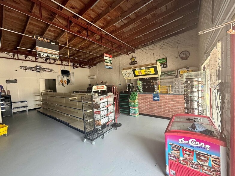 More Photos Of 307 Vineville St, Fort Valley Convenience Store For Sale
