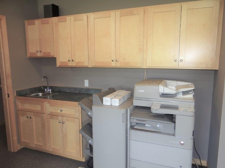 More Photos Of 801-809 Meander Ct, Medina Loft Creative Space For Lease