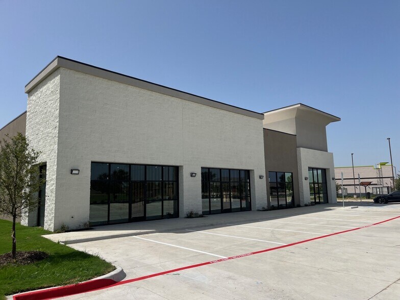 More Photos Of 4049 Huffines blvd, Carrollton Storefront Retail Office For Lease