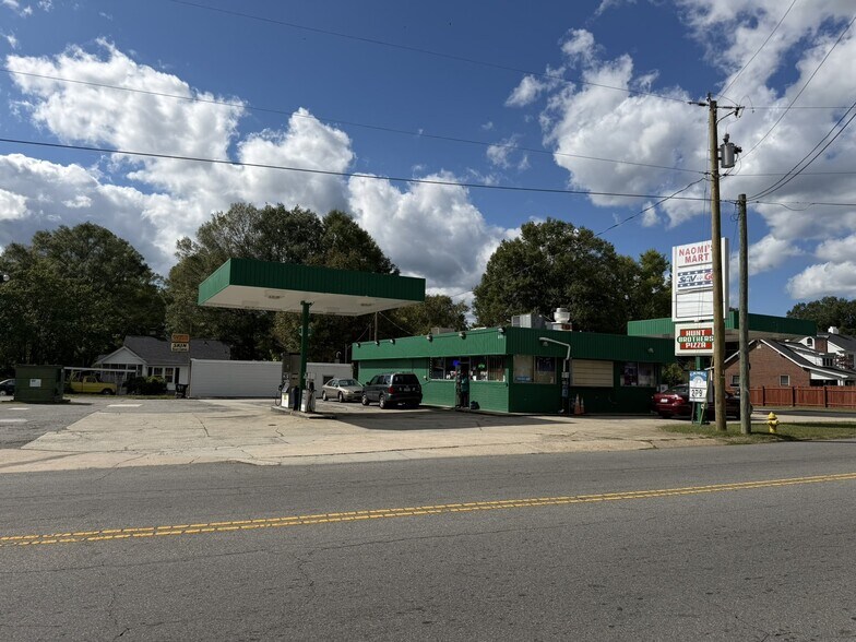 More Photos Of 131 S Hamilton St, Eden General Retail For Sale