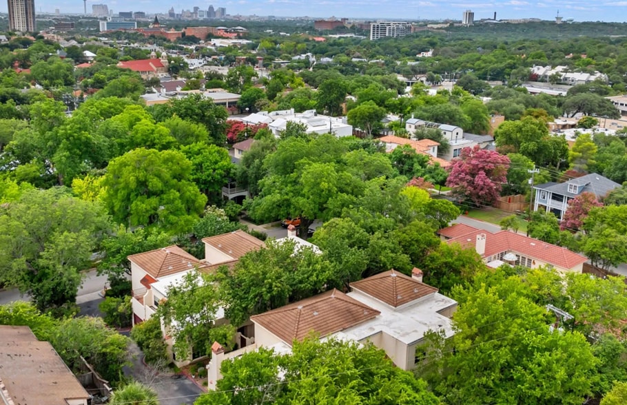 More Photos Of 207 Grandview Pl, San Antonio Apartments For Sale