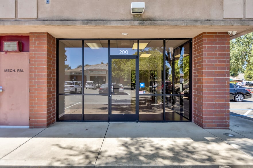 More Photos Of 9571 Laguna Springs Dr, Elk Grove Office For Lease