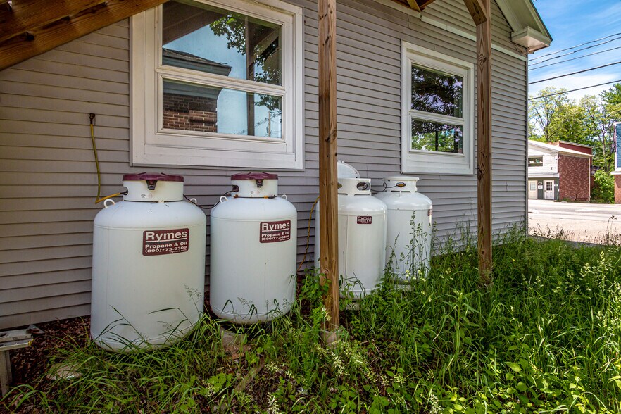 More Photos Of 45 Main St, Conway Auto Repair For Sale