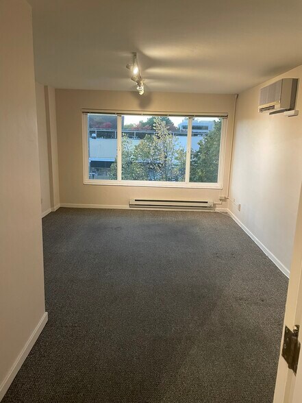 More Photos Of 441 California Ave, Palo Alto Storefront Retail Office For Lease