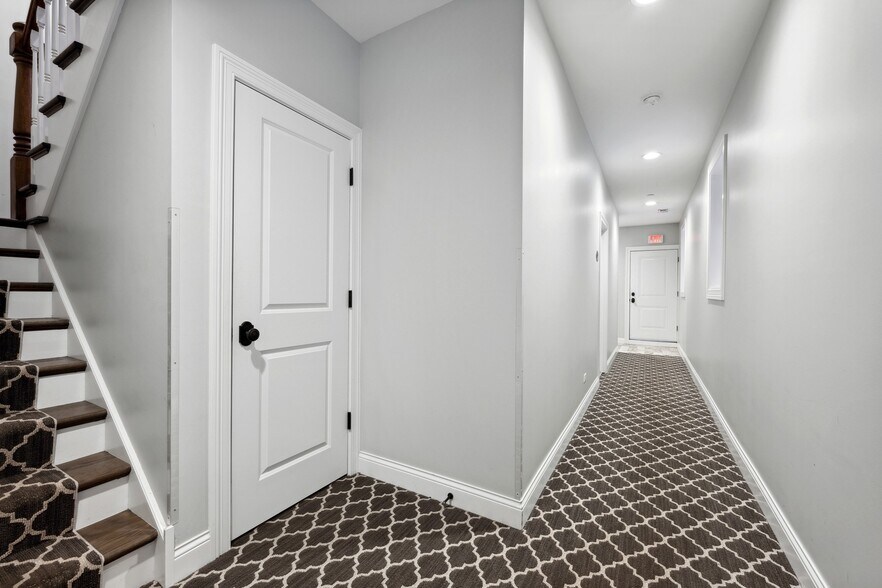 More Photos Of 1428 N Cleveland Ave, Chicago Hospitality For Sale