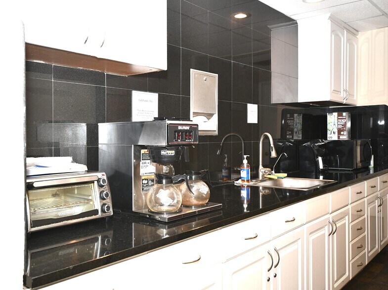 More Photos Of 23152 Verdugo Dr, Laguna Hills Office For Sale