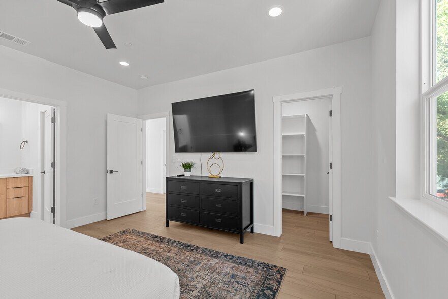 More Photos Of 4821 Chippendale Dr, Sacramento Multifamily For Sale