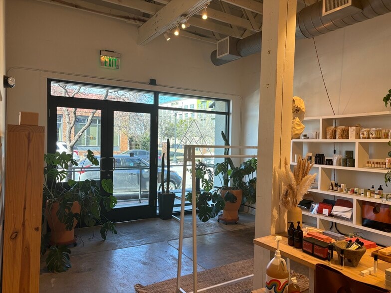 More Photos Of 411 S Main St, Fort Worth Storefront Retail Office For Lease