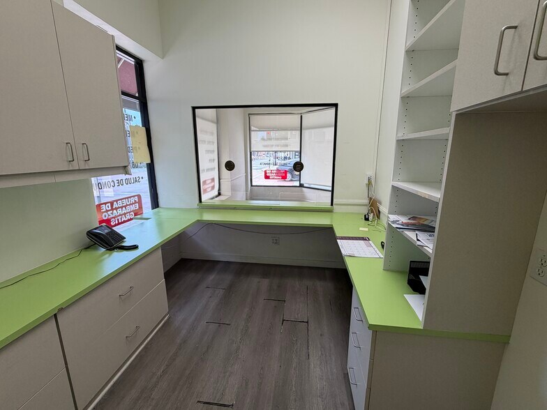 More Photos Of 301-307 N Main St, Santa Ana Storefront For Sale