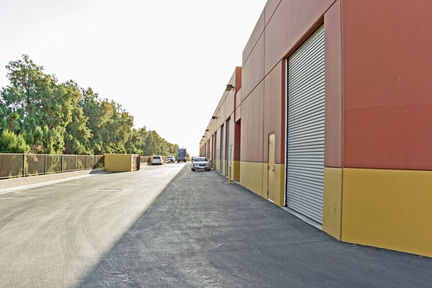 More Photos Of 78078 Country Club Dr, Bermuda Dunes Unknown For Lease