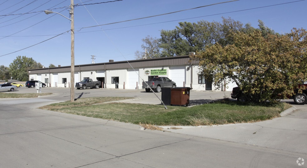 More Photos Of 1438 S 1st St, Lincoln Light Distribution For Lease