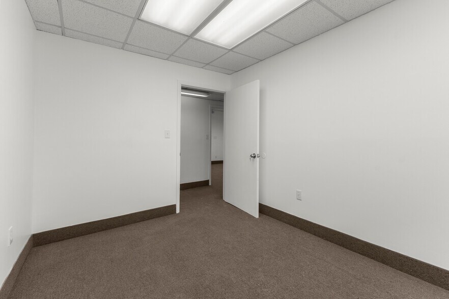 More Photos Of 1800 Grindley Park St, Dearborn Office For Lease