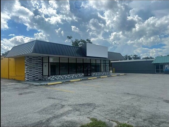 More Photos Of 2108 49th St S, Saint Petersburg Storefront For Sale