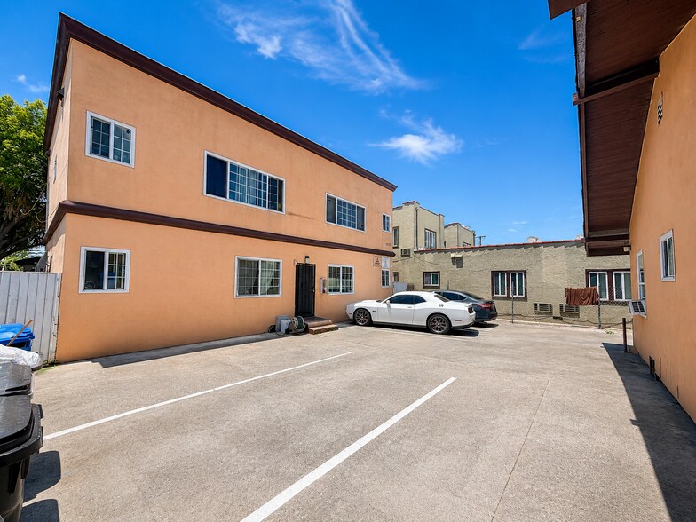 More Photos Of 1073 Hoffman Ave, Long Beach Apartments For Sale