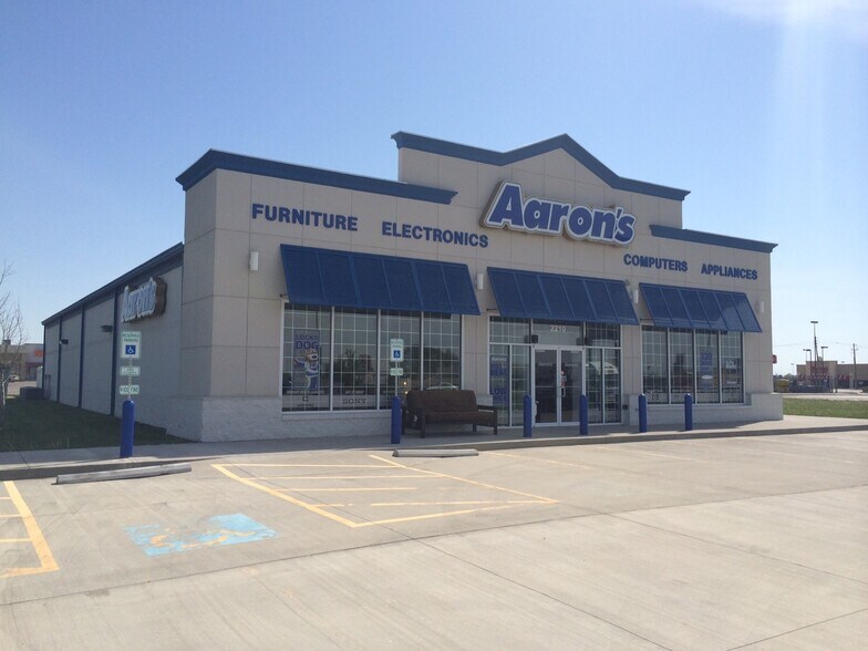 More Photos Of 2210 E Kansas Ave, Mcpherson Freestanding For Lease