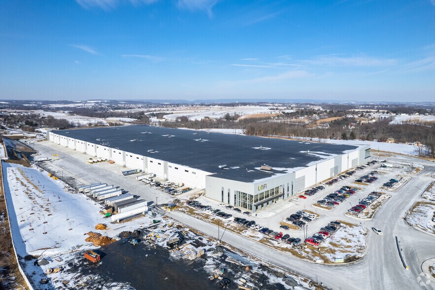 More Photos Of 4240 E Independence Dr, Schnecksville Distribution For Lease