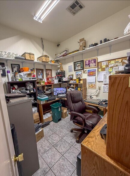 More Photos Of 2203 1st St, Alamogordo General Retail For Sale