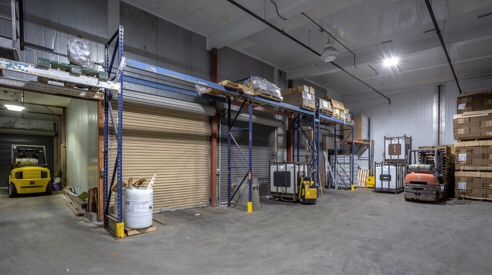 More Photos Of 7865 Venture St, Burnaby Manufacturing For Sale