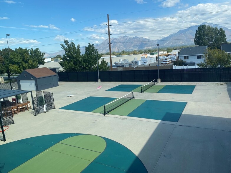 More Photos Of 1553 W 9000 S, West Jordan Department Store For Sale