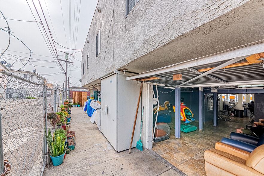 More Photos Of 1756 Pacific Ave, Long Beach Storefront For Sale