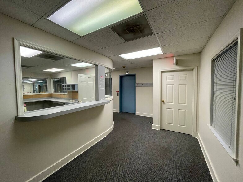 More Photos Of 11325 Pembrooke Sq, Waldorf Medical For Lease