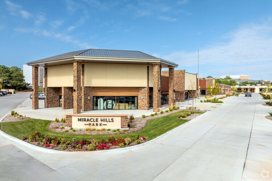 More Photos Of 606-780 N 114th St, Omaha Unknown For Lease