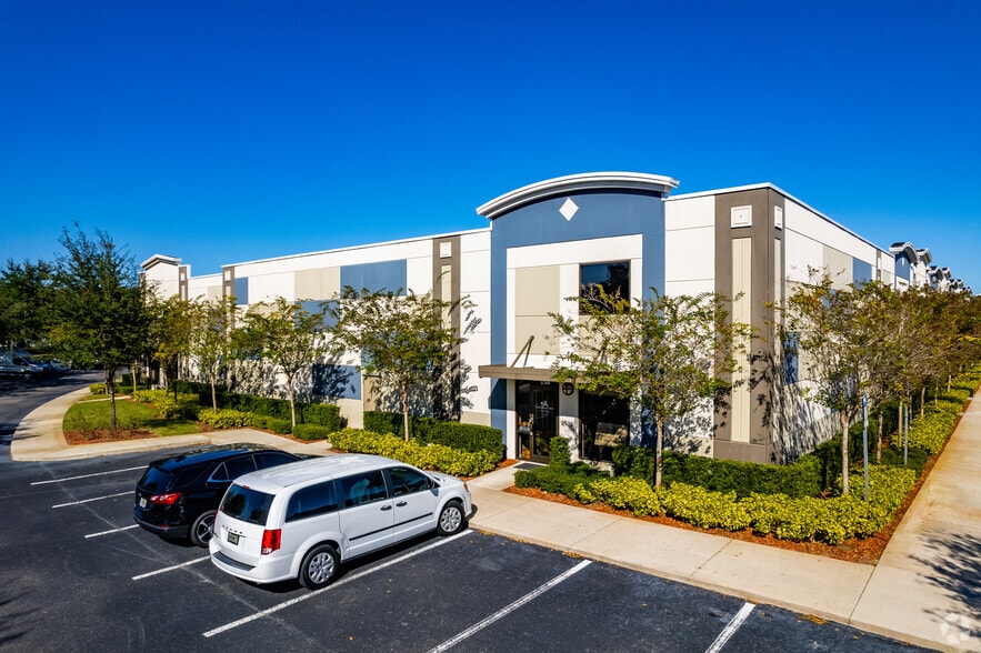 More Photos Of 8600 Commodity Cir, Orlando Showroom For Sale