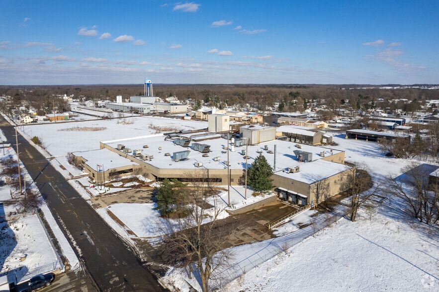 More Photos Of 200 Maple St, Sparta Manufacturing For Sale