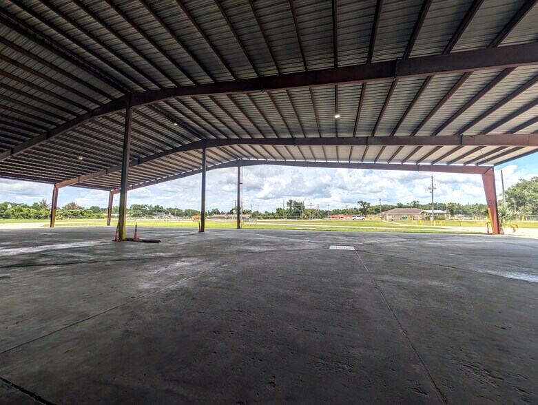 More Photos Of 1509 S Byron Butler Pky, Perry Manufacturing For Lease