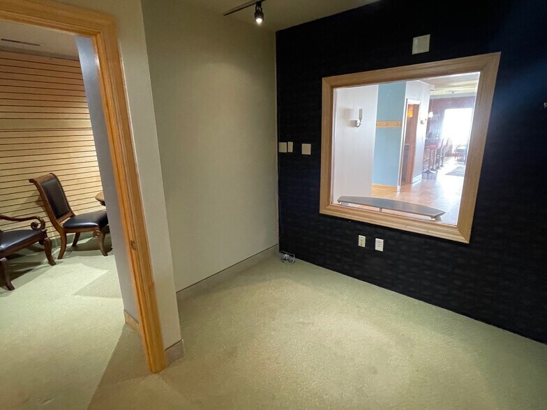 More Photos Of 4030-4032 Shoreline Dr, Spring Park Storefront Retail Office For Lease